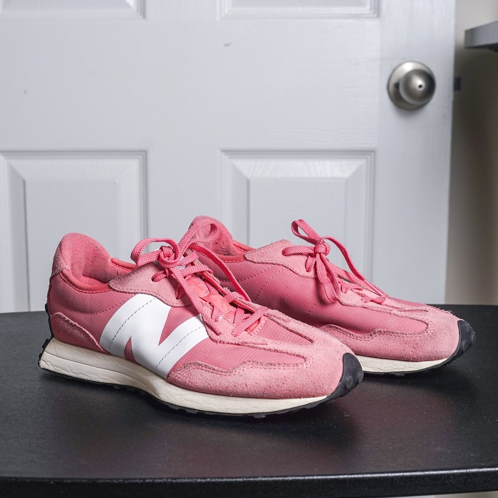 New Balance 327 Pink White Sneakers Tennis Shoes Running size 7
